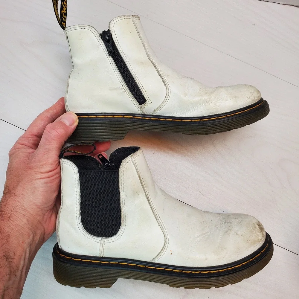 Dr. Martens 2976 J Kids White Leather Chelsea Boots Size 3 Broken In Casual Edgy